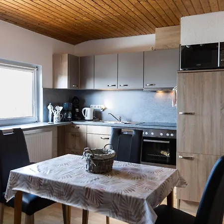 Haus-Lily-Nr-04 *